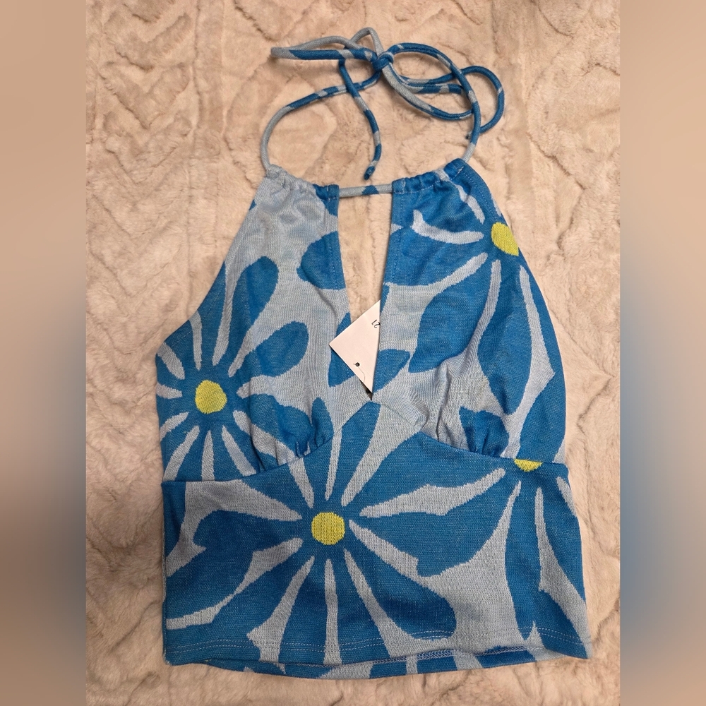 Trendy Vintage-Forever 21-Blue Floral Halter Top-size Small